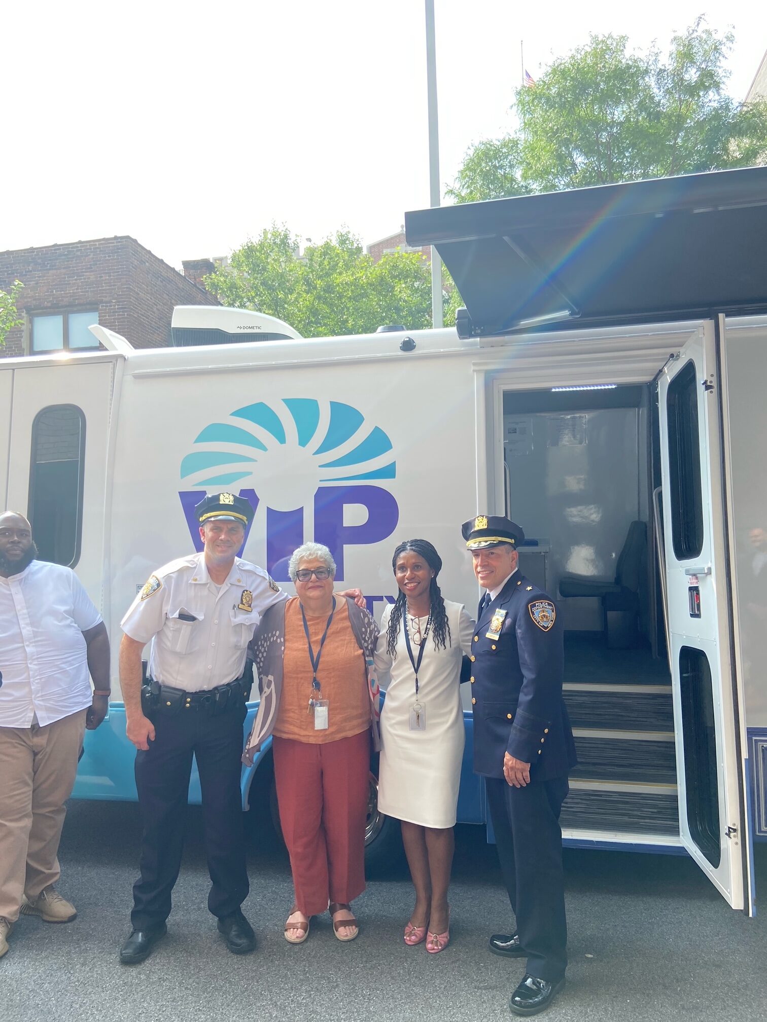 Mobile Medication Unit addressing overdoses and offering overdose prevention services in NYC.