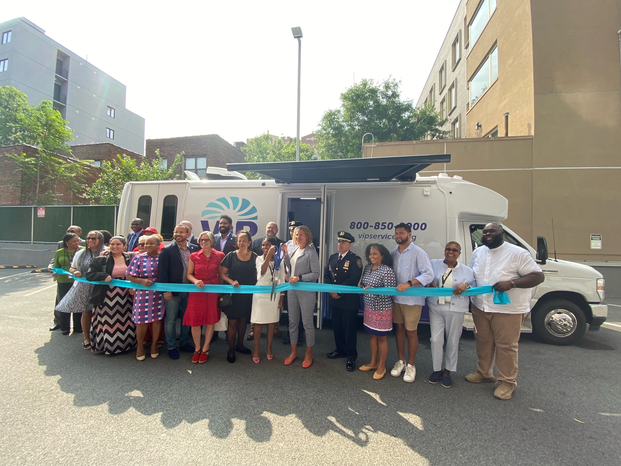 image4 (3) Mobile Medication Unit addressing overdoses and offering overdose prevention services in NYC.